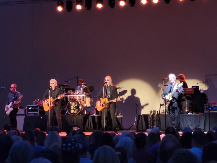 Concert Review) THREE DOG NIGHT Live At The Paramount In