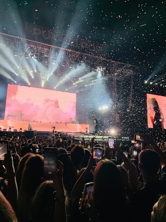 Billie Eilish live performance 2025