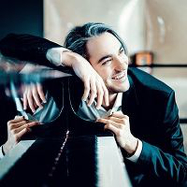 Alexander Gadjiev - Pianist
