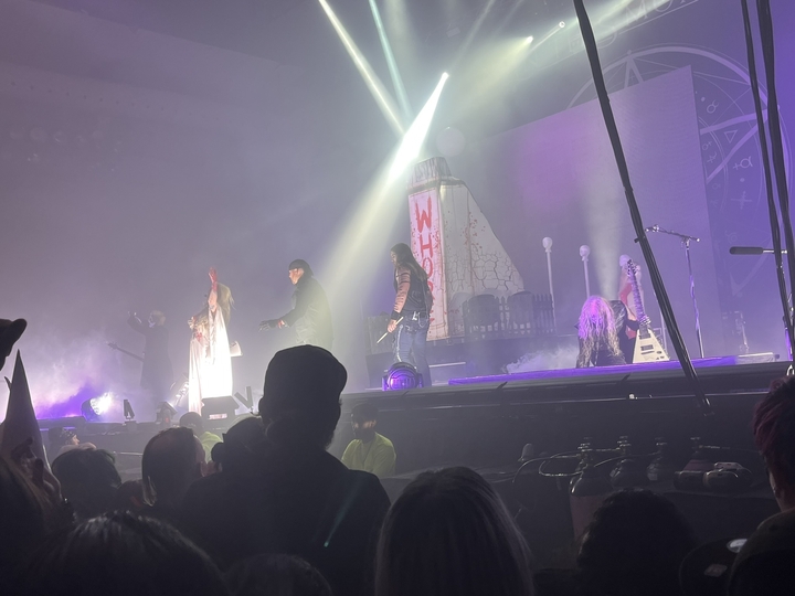 Enthralling Nine Inch Nails Concert - 2025