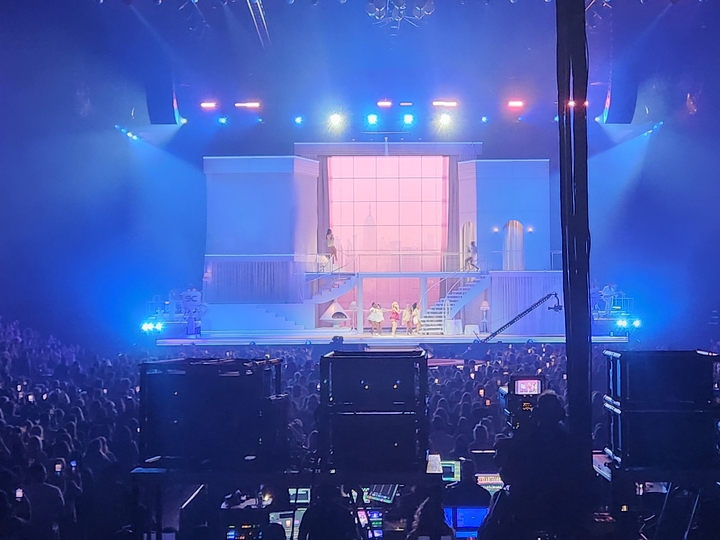 Sabrina Carpenter チケット, 2026-2027 コンサートツアーの日程と詳細