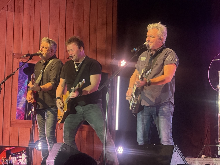 Renfro Valley Entertainment Center Tickets & 2026 Concert Schedule