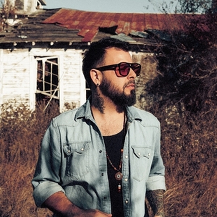 Jo James