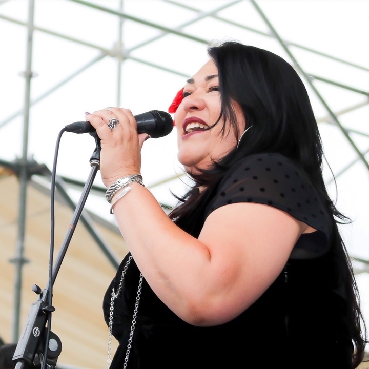 Marina Crouse Sings