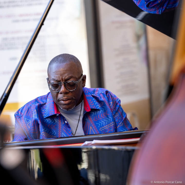 Cyrus Chestnut