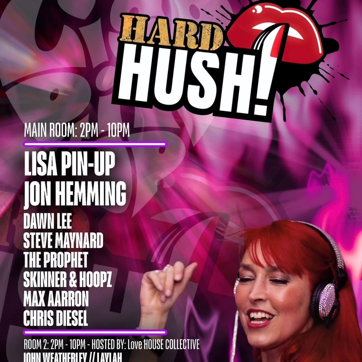 Lisa Pin Up Official