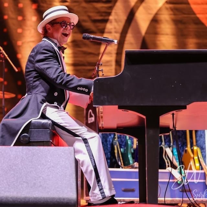 www.KennyMetcalfAsElton.com