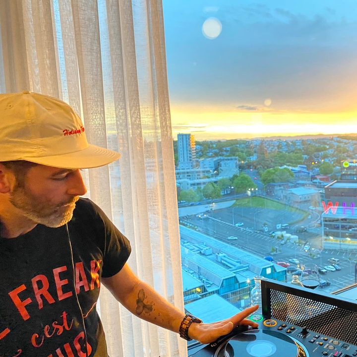 DiCENZ @ Sunset