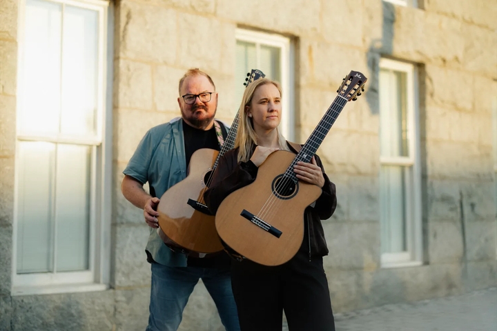 Don Ross & Julie Malía