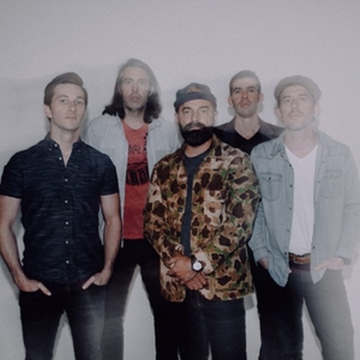 Drew Holcomb & The Neighbors