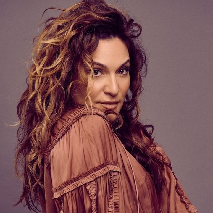 Shoshana Bean