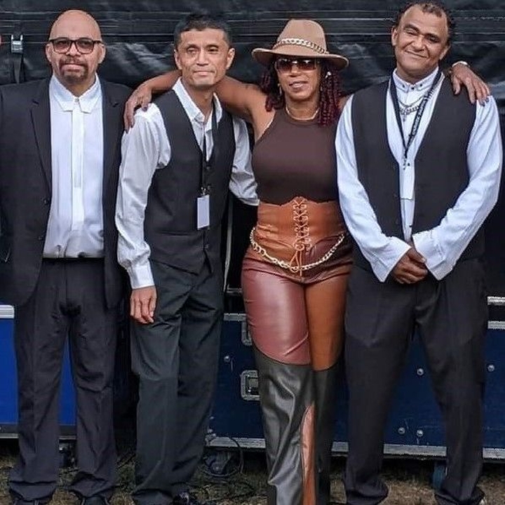 Garnetta Cromwell & Dagroovmasters