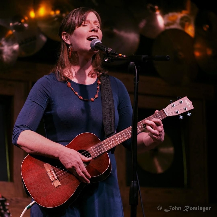 Annie Sea Music