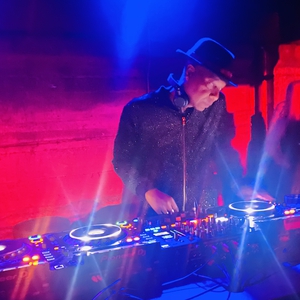 Marques Wyatt at Chinatown de Vancouver, BC in Village Studios 2022