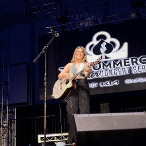 Tenille Arts at Commerce, CA in The Commerce Casino & Hotel 2022
