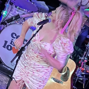 Hailey Whitters at Iowa City, IA in Wildwood Smokehouse & Saloon 2023