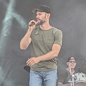 Chad Brownlee at Burlington, ON in Spencer Smith Park 2023