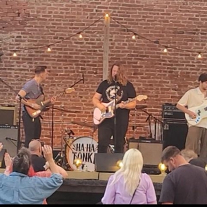Me Like Bees at Kansas City, MO in Lemonade Park 2023