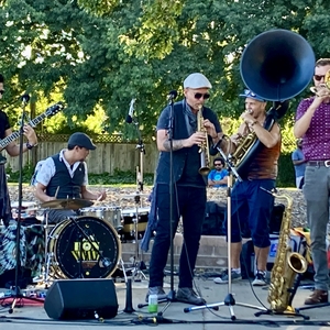 Bon Bon Vivant at Mountain View, CA in Bubb Park 2024