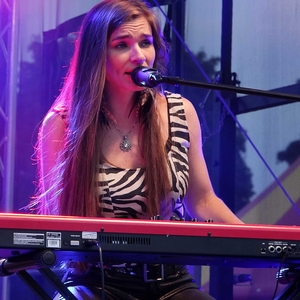 Katie Henry at Witzenhausen, Germany in Chez Nadine Café am Werraufer 2024