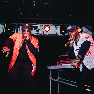 Freequent Flyers Tickets, Tour Dates and %{concertOrShowText}