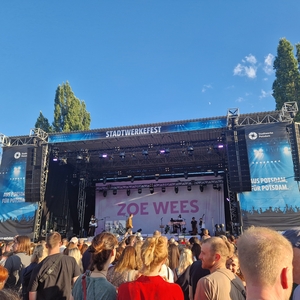 Zoe Wees at Potsdam, Germany in Neuer Lustgarten, Stadtplatz 2024