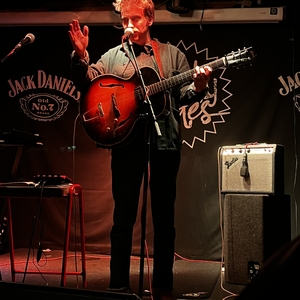 Andrew Combs at Edinburgh, United Kingdom in Sneaky Pete's 2024