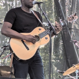Jon Muq at Evanston, IL in Dawes Park 2024