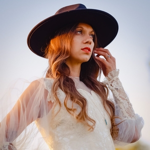 Clementine Darling @ 4th Street cellars