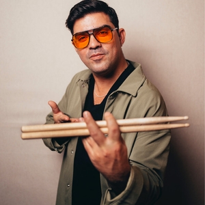 Michael Olivera Tickets, Tour Dates and Concert