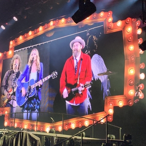 Sugarland at Boston, MA in TD Garden 2024