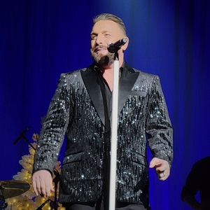Johnny Reid at Brandon, MB in Western Manitoba Centennial Auditorium 2024
