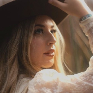 Savannah Kay @ The Lakehouse