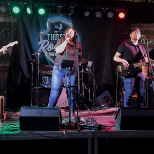 Robyn Ashley at St. Albert, AB in Thirsty Rooster Eatery & Bar 2025