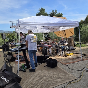 Shaky Feelin' at Ojai, CA in Las Palmas de Ojai 2025