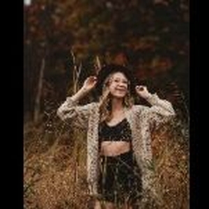 Chloé Leclerc Tickets, Tour Dates and Concerts