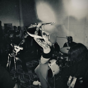 máu Tickets, Tour Dates and Concerts
