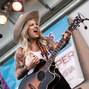 Darci Carlson @ Hotel Lucine