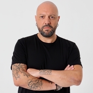 Emanuele Esposito Tickets, Tour Dates and %{concertOrShowText}
