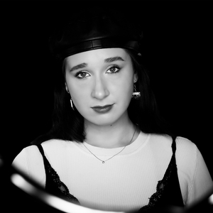 Siobhan Bodrug @ The Smith House Bar