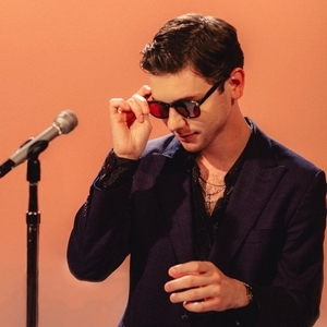 William Beckmann: Tucker Wetmore's The Brunette World Tour