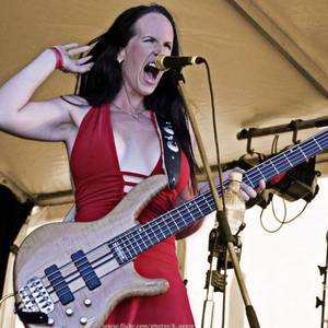 Girl in Red Concert Performance - 2025