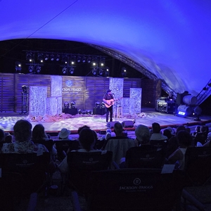 William Prince at Niagara-on-the-Lake, ON in Jackson-Triggs Niagara Estate Amphitheatre 2025