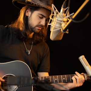 David Tarakona @ Ruby Louise Hotel & Bar