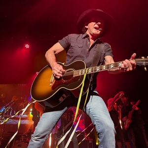 Lee Kernaghan at Bathurst, Australia in Bathurst Memorial Entertainment Centre 2025