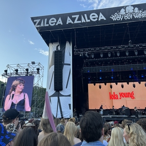 Lola Young at Gothenburg, Sweden in Slottsskogen 2025
