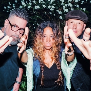 Dwight + Nicole Tickets, Tour Dates and Concert