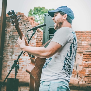 Aaron Reynolds @ Because Coffee