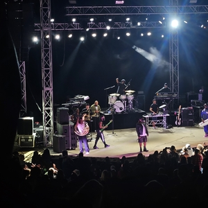 The Roots at Santa Cruz, CA in Quarry Amphitheater 2025