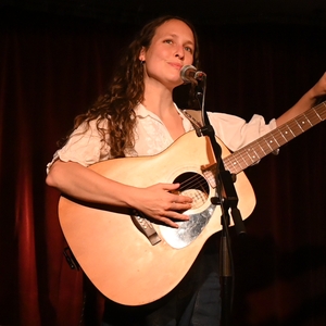Izzie Yardley at London, United Kingdom in Green Note 2025